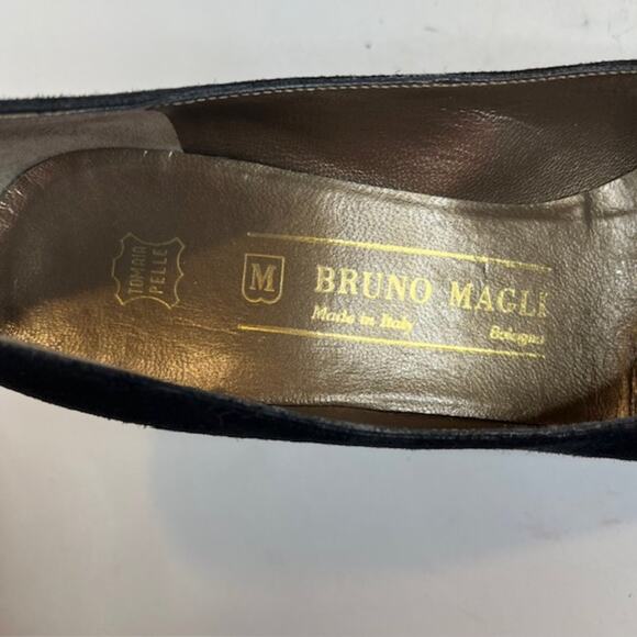 Bruno Magli Black Velvet Designer Heels Size 6.5 Narrow - Picture 4 of 13